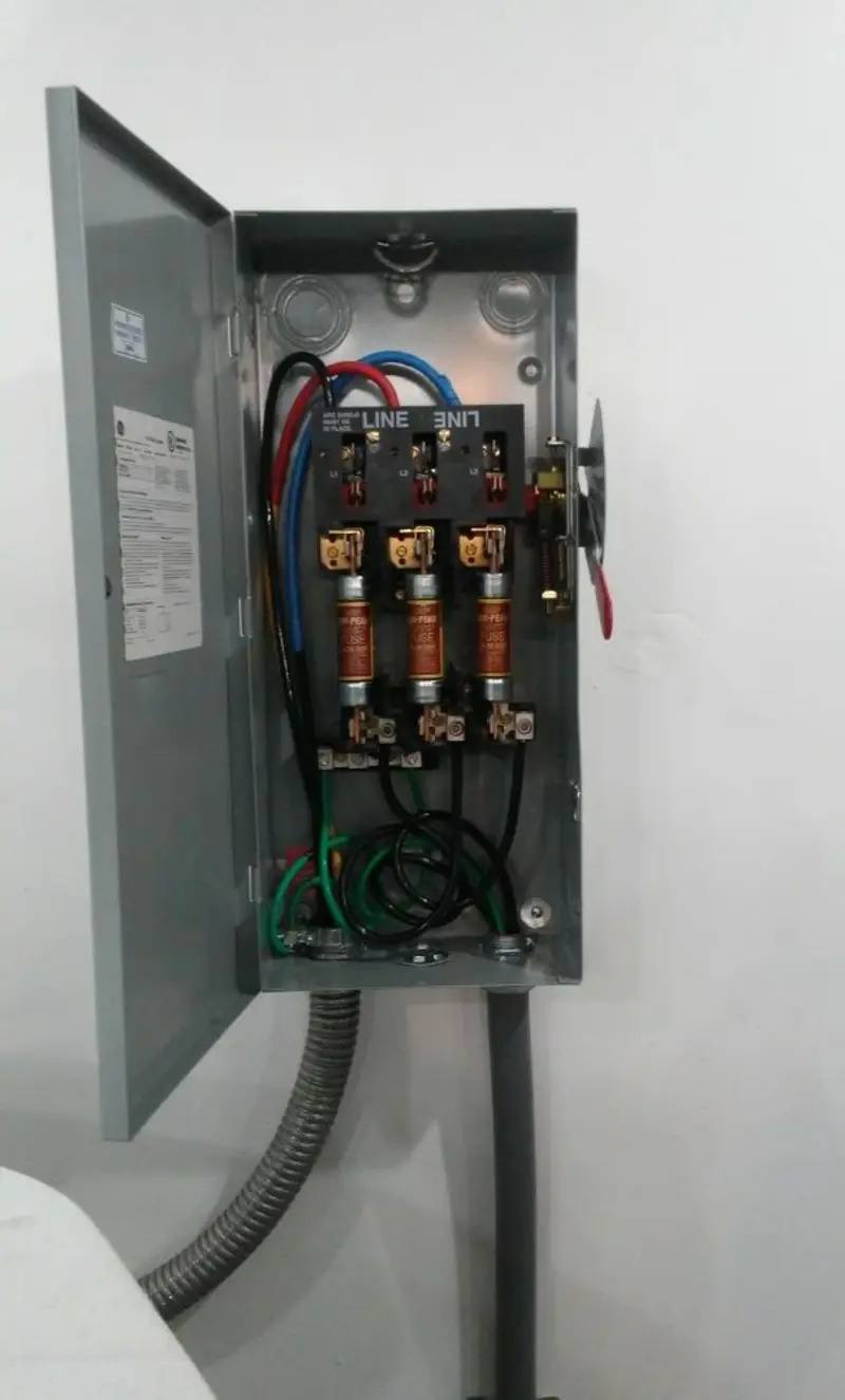 Three-phase disconnect switch installed for Electrical Wiring & Rewiring in Chardon